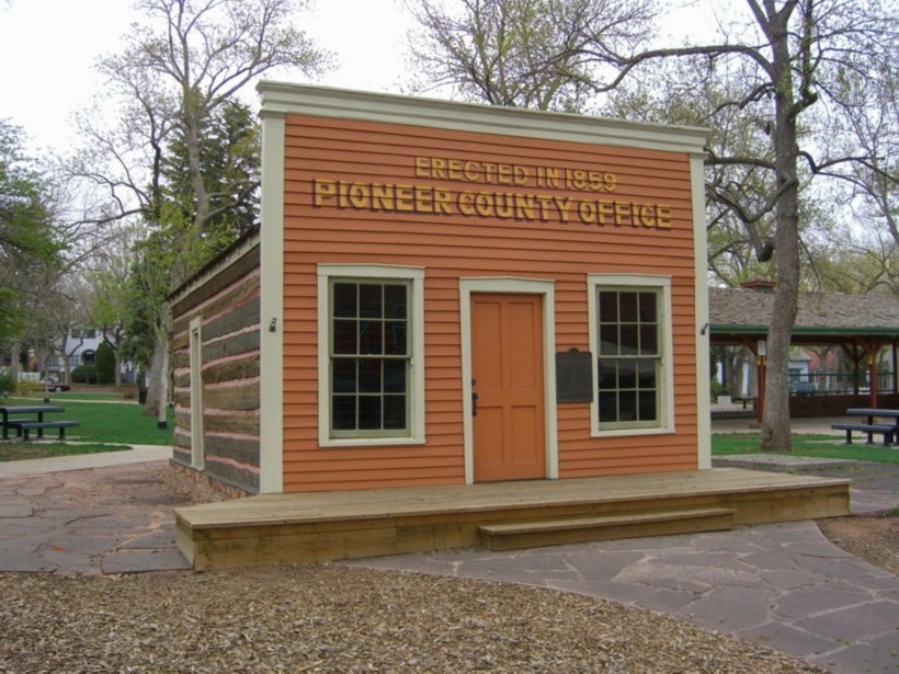 Click image for larger version

Name:	territorial capital building 1.jpg
Views:	74
Size:	197.4 KB
ID:	543